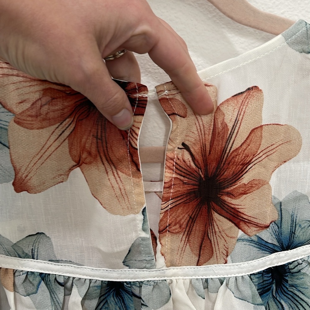 Floral Cold Shoulder Top - Picture 9 of 10